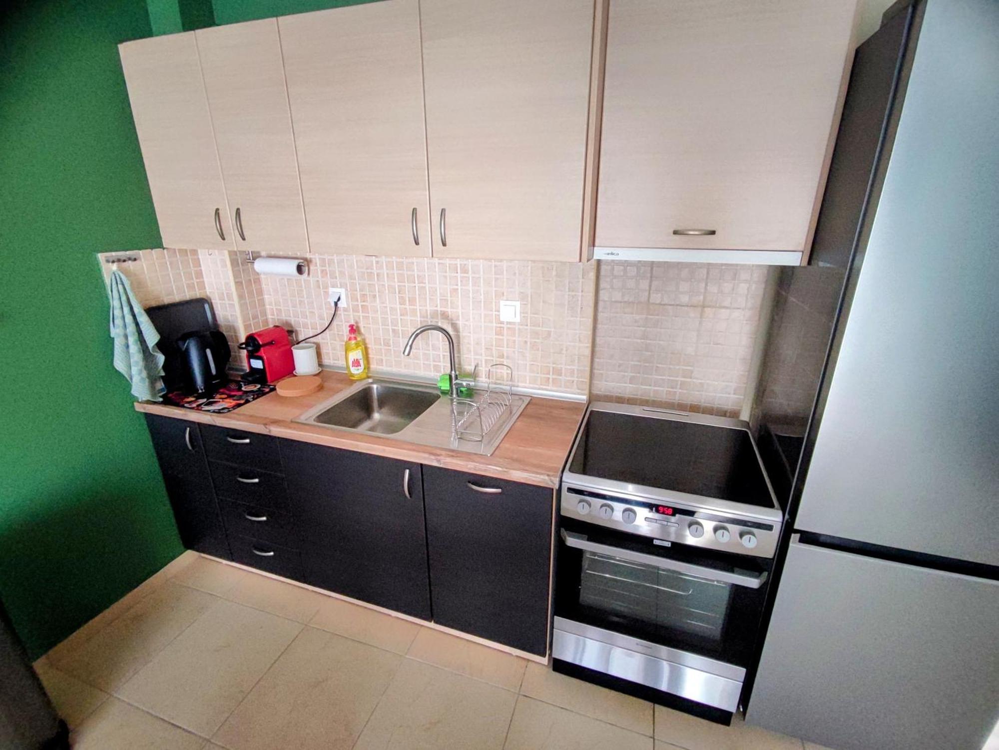 Cozy Apt! Friends & Family - Private Paid Parking Tessalónica Exterior foto
