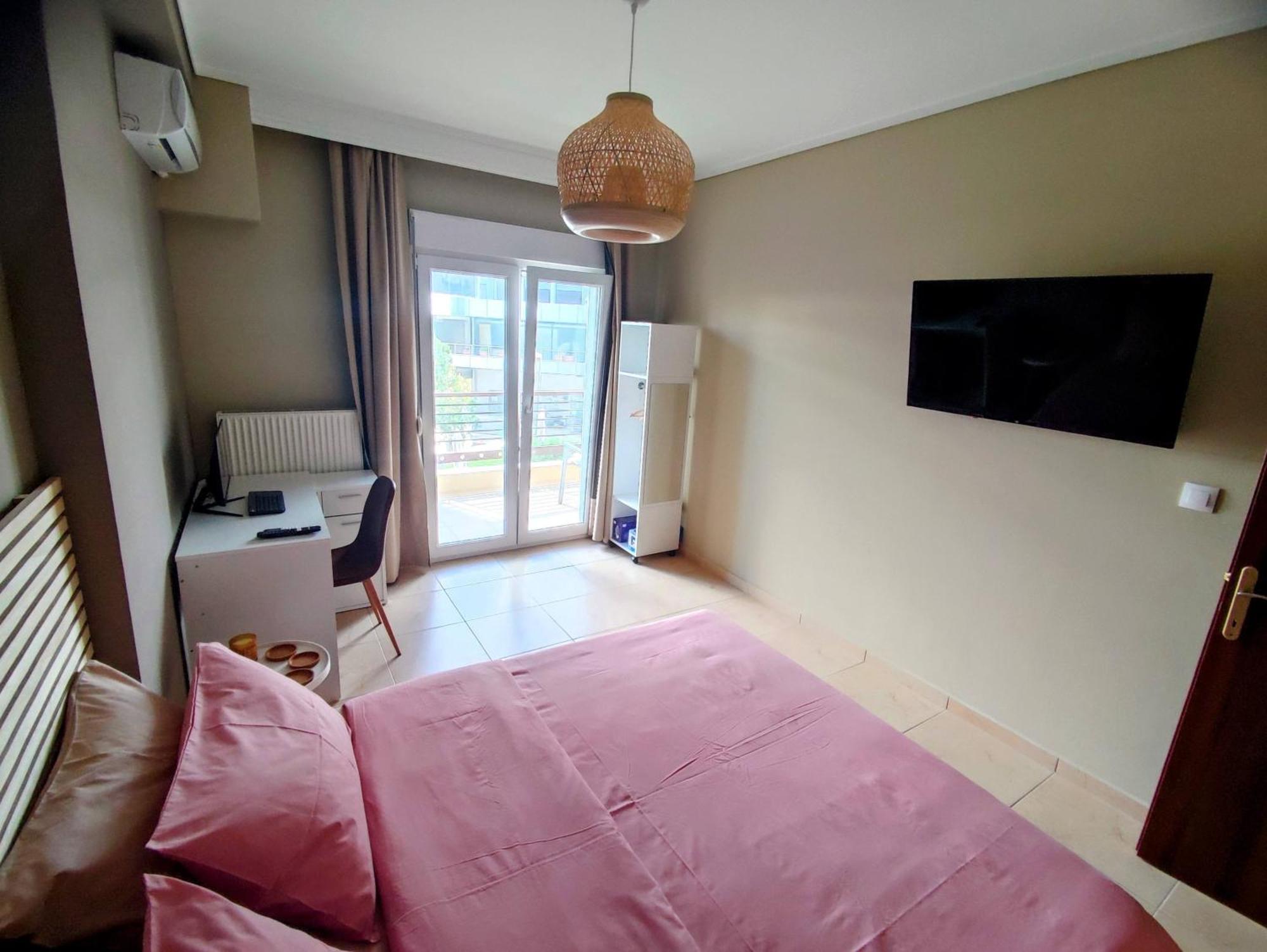 Cozy Apt! Friends & Family - Private Paid Parking Tessalónica Exterior foto