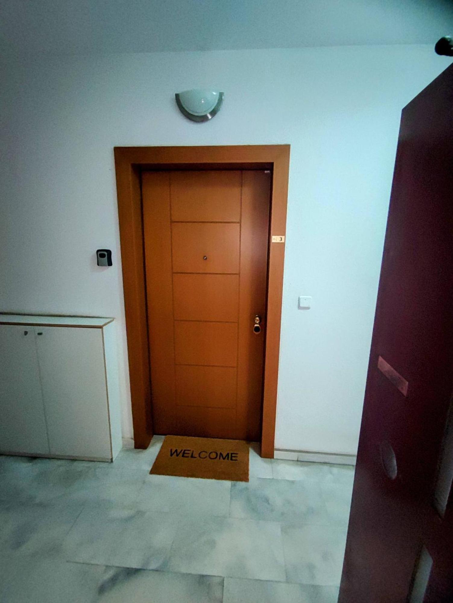 Cozy Apt! Friends & Family - Private Paid Parking Tessalónica Exterior foto