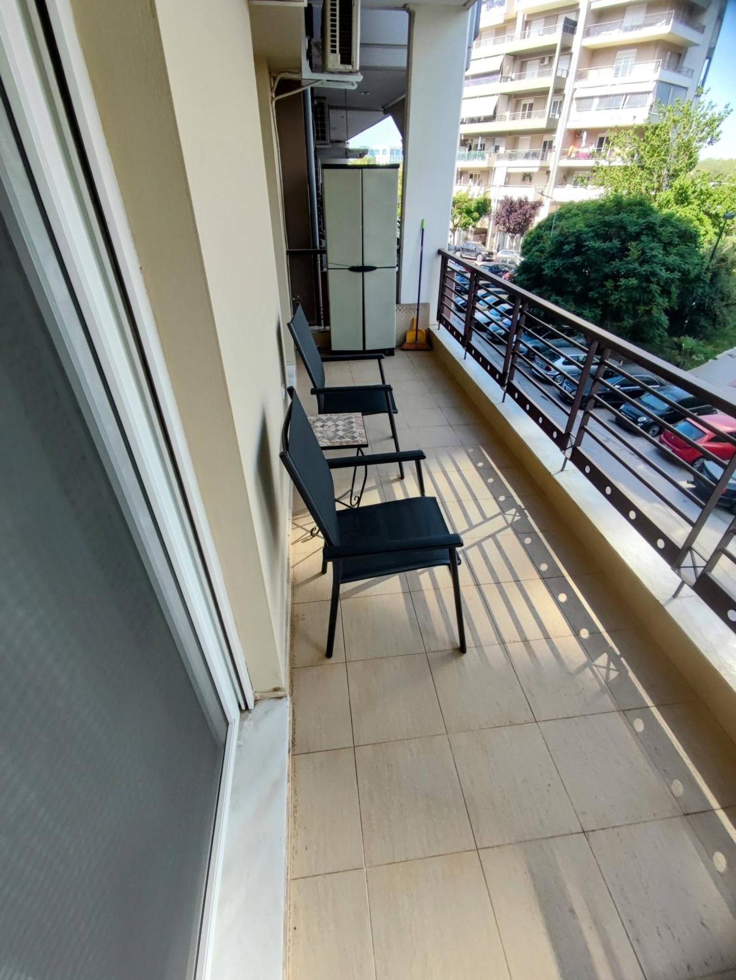 Cozy Apt! Friends & Family - Private Paid Parking Tessalónica Exterior foto