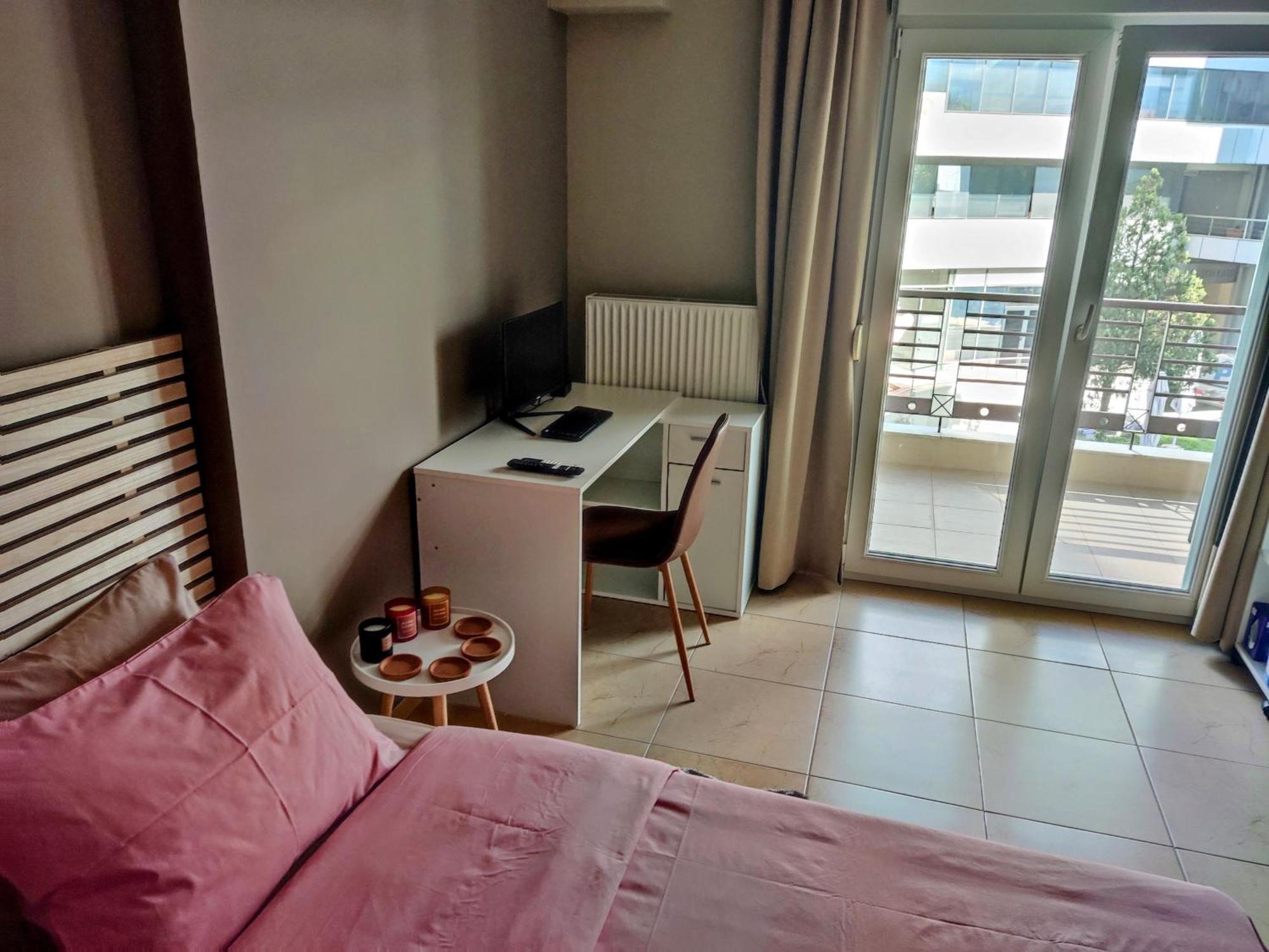 Cozy Apt! Friends & Family - Private Paid Parking Tessalónica Exterior foto