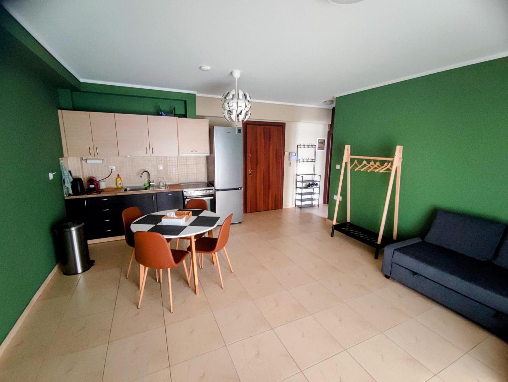 Cozy Apt! Friends & Family - Private Paid Parking Tessalónica Exterior foto
